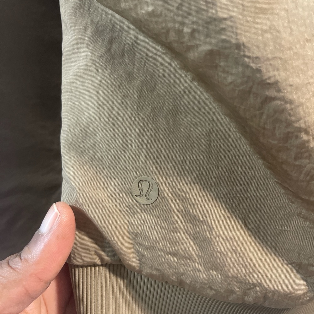 Lululemon Non Stop Reversible Bomber Jacket Size 6 Like New Condition - Picture 6 of 7